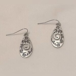 Lia Sophia eclectic dangling earrings